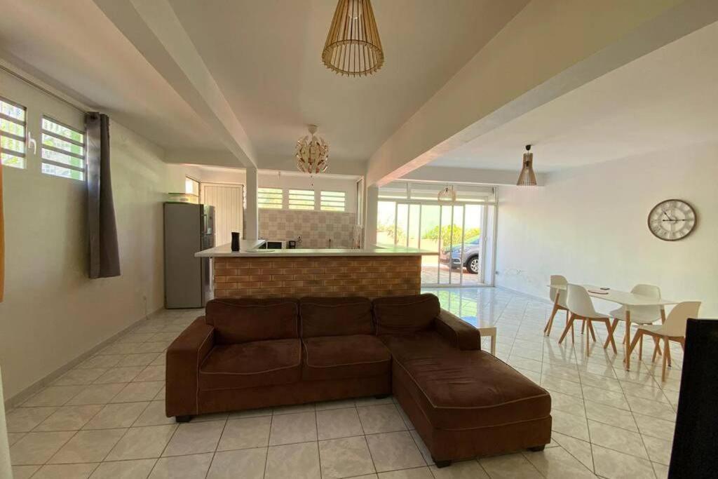 Charmant Appartement Avec Piscine Le Robert Eksteriør bilde